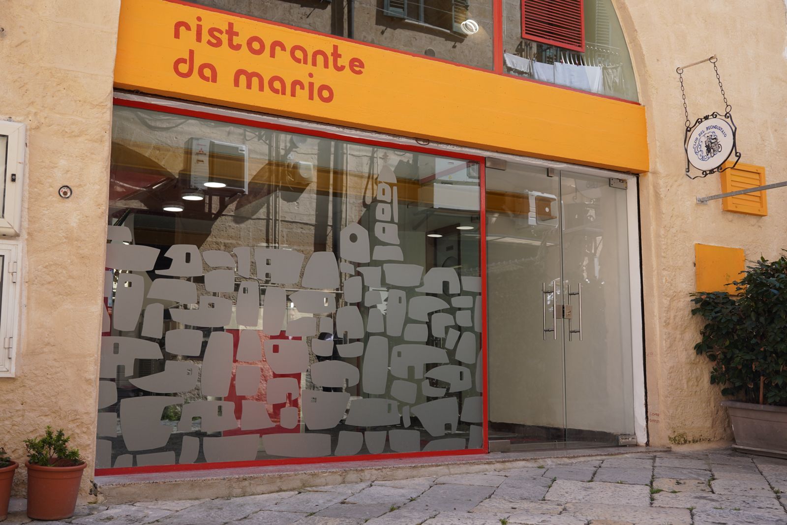 Outside Da Mario Restaurant